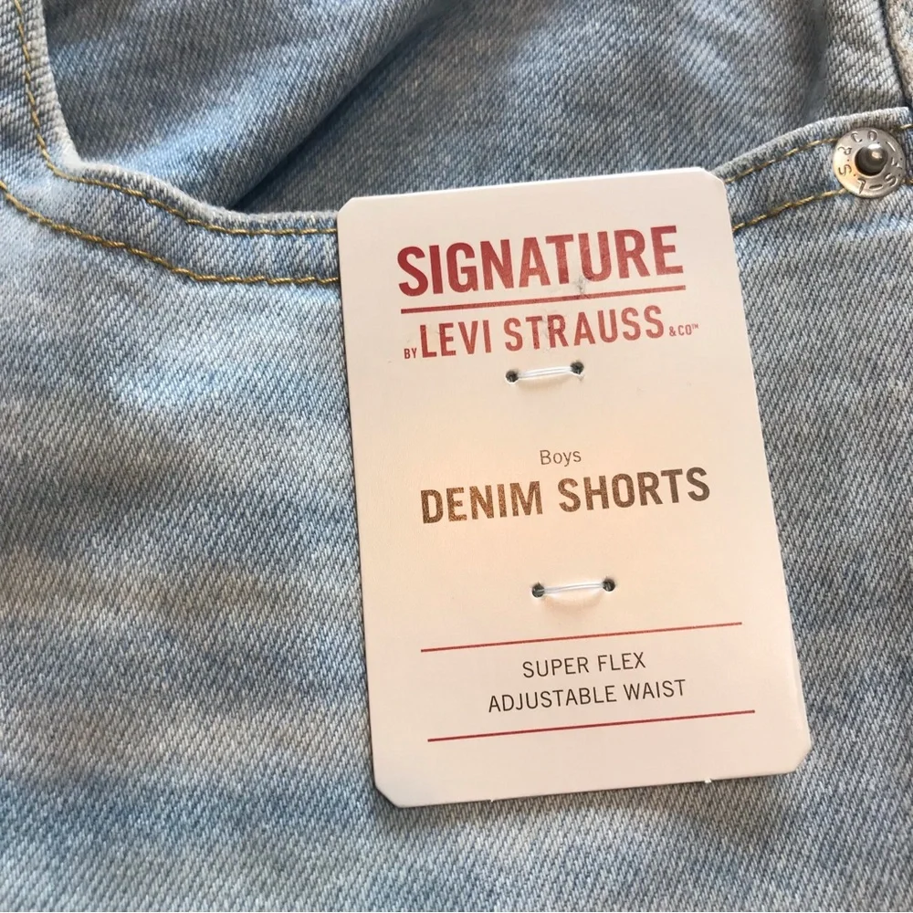 Levi Strauss ⚜️ Boys Light Wash Denim Jean Shorts - Picture 2 of 5